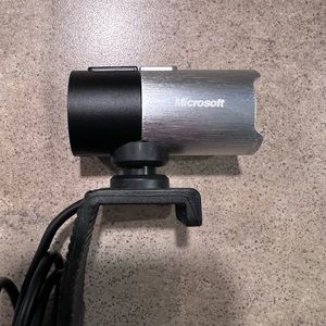 Microsoft LifeCam Studio Model 1425 USB 2.0 1080P HD Webcam X821857-003 - Tested